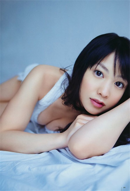小池唯 ゴーピンクの水着姿がエロい画像 18