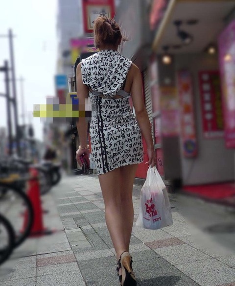 【タイトミニスカ素人エロ画像】ストーカーや痴漢被害に数回あったことあるのも納得だわ( ﾟ∀ﾟ)･;