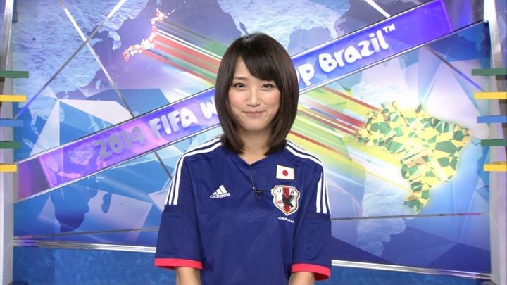 竹内由恵女子アナウンサーのサッカー日本代表コスプレが可愛い 20