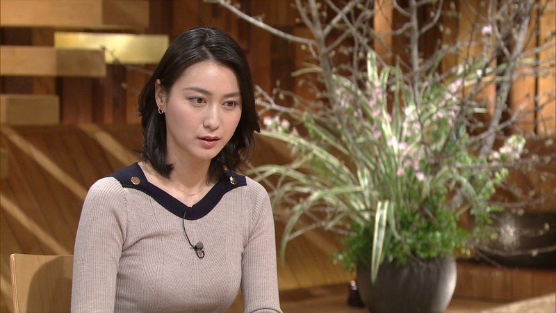小川彩佳（39）女子アナウンサーの着衣巨乳おっぱいがエロい画像 36