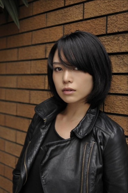 つぐみ　女優がAVデビューでおっぱい丸見えなエロ画像 8