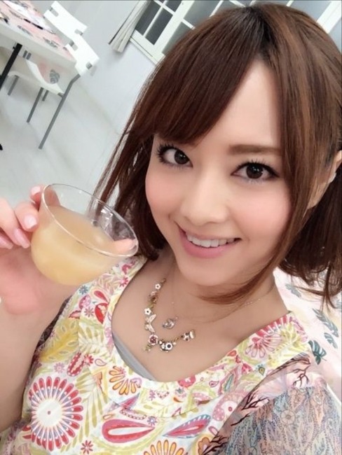 吉沢明歩（30）日焼け跡がエロいAV女優が犯されてるエロ画像 31