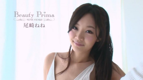 尾崎ねねがY時バランスで股開いてるエロキャプ画像 45