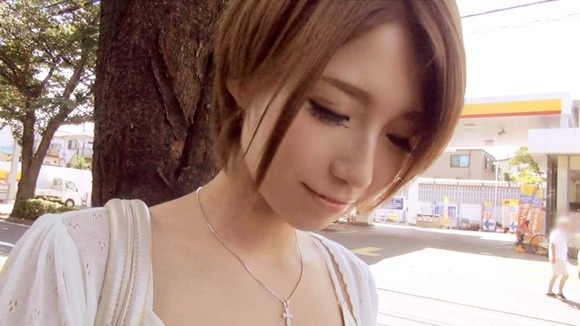 胸の谷間がすごい素人のお姉さんをバックでパコパコハメ撮り！ 3