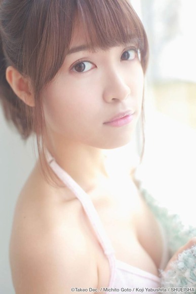 松本愛ちゃんの胸の谷間で抜けるエロ画像 32