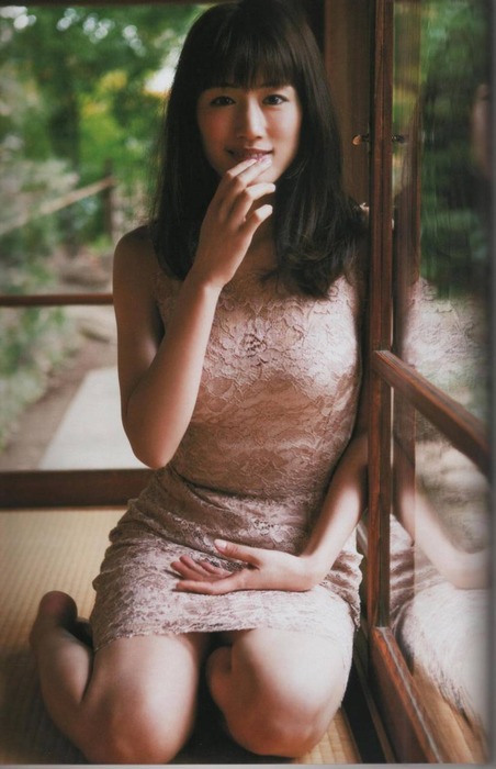 綾瀬はるかの巨乳おっぱいがエロい画像 33