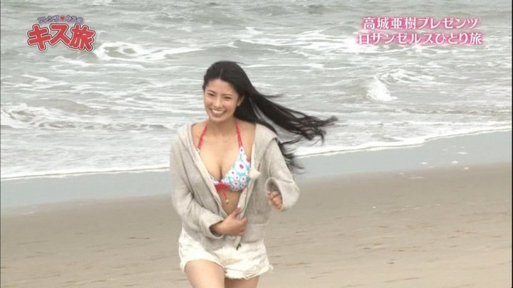 アゲぽよガールズが水着姿でビーチバレーしてる 24