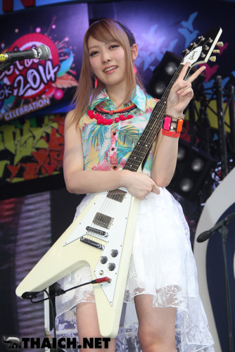 この日本人女性ギタリストがめちゃくちゃ可愛いｗｗｗｗｗｗｗｗ 5
