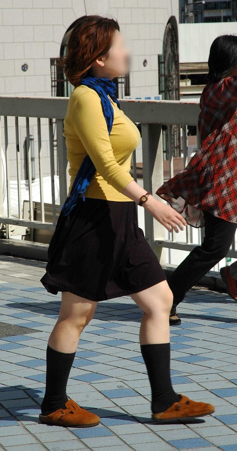 【素人着衣巨乳エロ画像】どんなおっぱいしてるんだろ…妄想膨らむ着衣巨乳女子を盗撮したったｗｗｗｗｗ 11