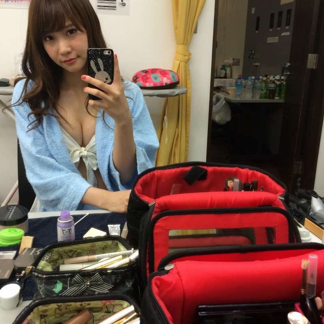 グラビアアイドルの自撮り写メで抜きたいので画像ください！ 30