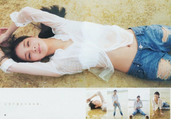 新川優愛がグラビアに挑戦してるエロ画像 23
