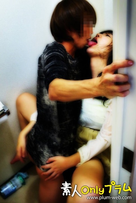 泥酔した素人女医とナースを吐くまで飲ませて肉便器にしてるエロ動画 4