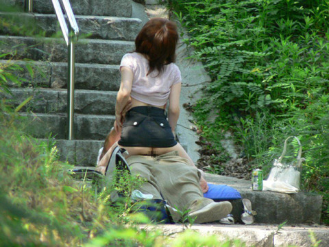 【露出狂歓喜】野外セックスがしやすい季節になってきたぞｗｗｗｗｗｗ（青姦画像あり） 5