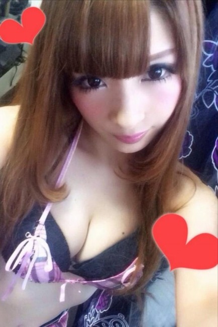グラビアアイドルの自撮り写メで抜きたいので画像ください！ 16