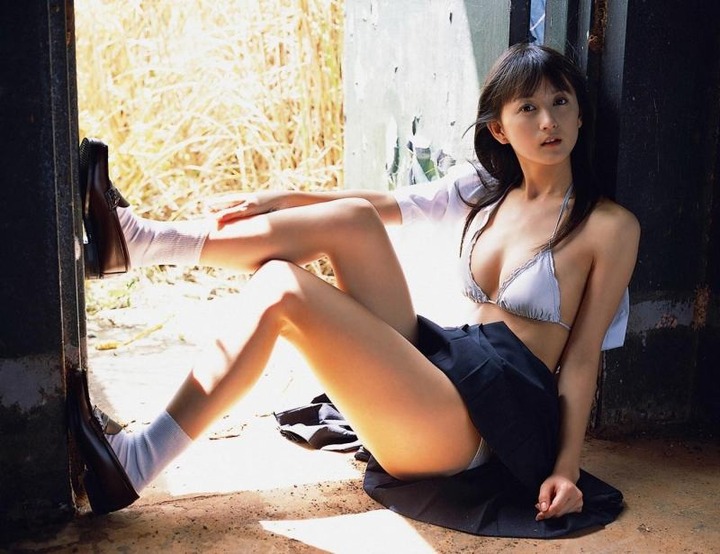 ミニスカートが似合う美脚な女の子のエロ画像30枚 15