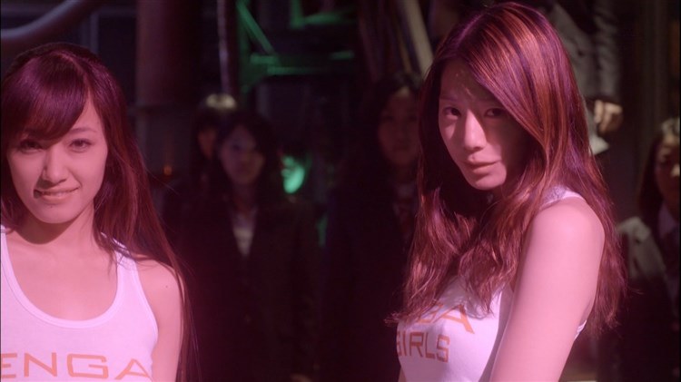 夏帆が制服姿で開脚パンチラしてるエロキャプ画像 37