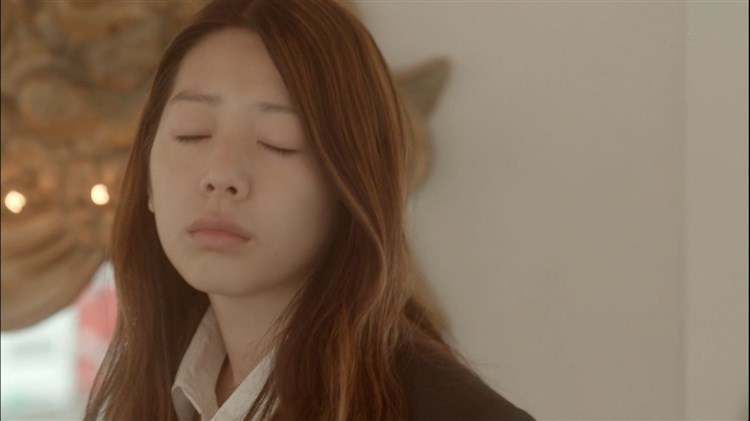 夏帆が制服姿で開脚パンチラしてるエロキャプ画像 29