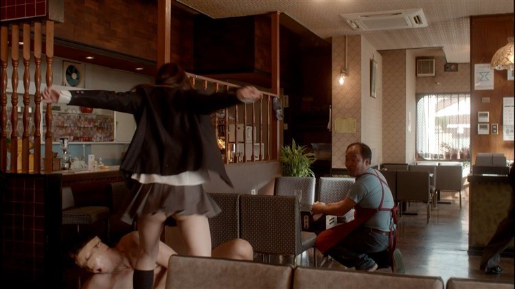 夏帆が制服姿で開脚パンチラしてるエロキャプ画像 23