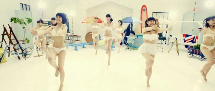 SUPER☆GiRLS / イッチャって♪ヤッチャって♪のPVがエロい画像 8