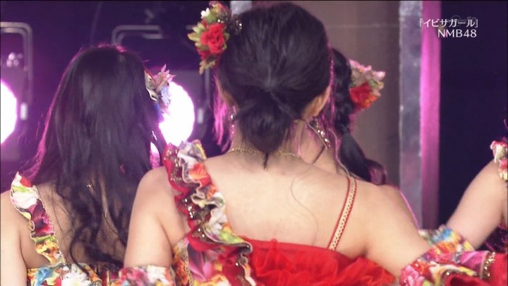 NMB48が超ミニスカ衣装で踊ってるエロ画像30枚　【イビサガール】 22