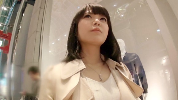 オナニー好きですぐにパンツの中に手を突っ込んじゃう変態素人をハメ撮り 2