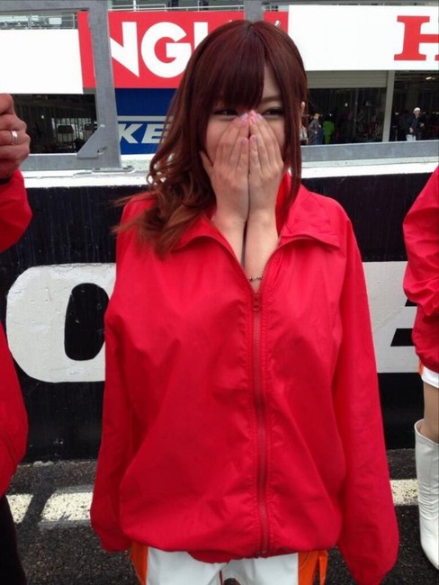 成瀬心美　AV女優がメイドやレースクイーンコスプレでオナニーしてるエロ画像 3