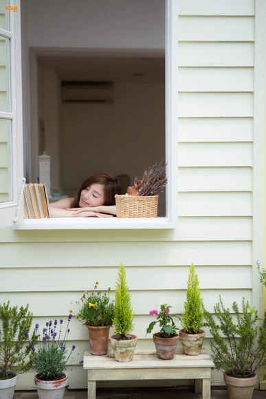 朝比奈彩の抜けるグラビア画像 20