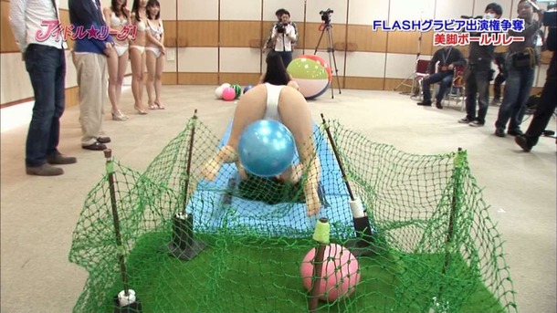 アイドル☆リーグ！で尾崎ナナなど有名グラドルがOLコスプレしてるエロ画像 35