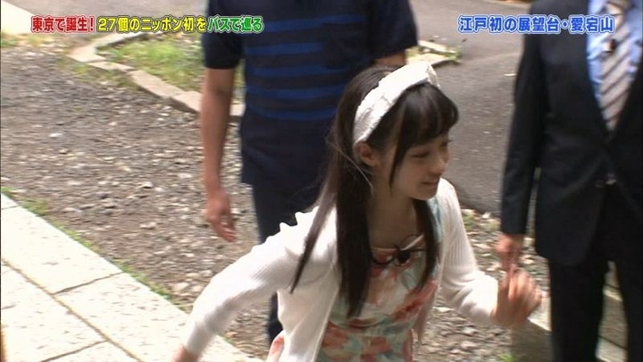 橋本環奈ちゃんがミニスカ衣装でパンチラしそう 7