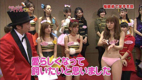 『ごきげんよう』 アイドルのパンチラやエロ下着画像など　エロキャプ画像40枚 8