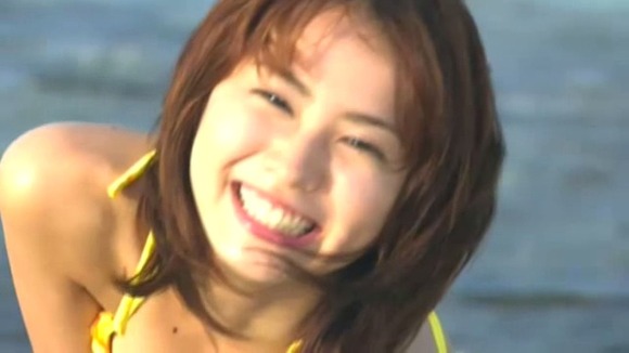 市川由衣　女優/歌手のセミヌードがエロい画像30枚 31