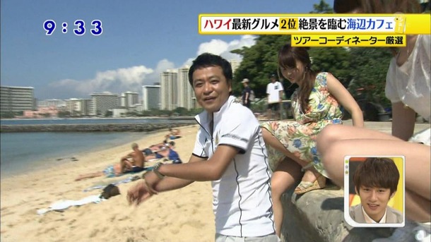TVで見えたパンチラや胸チラしてる芸能人・アイドルのエロ画像50枚 41