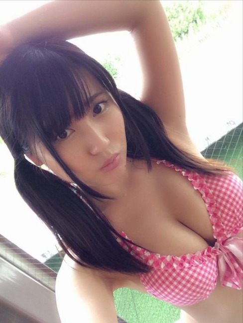 グラビアアイドルの自撮り写メで抜きたいので画像ください！ 32