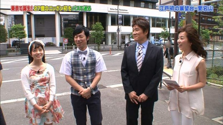 橋本環奈ちゃんがミニスカ衣装でパンチラしそう 6