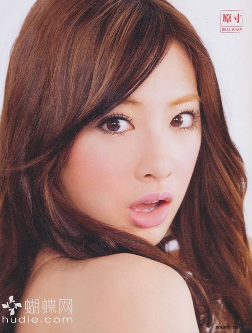 唇が厚くてみずみずしい女の子のエロ画像40枚 35