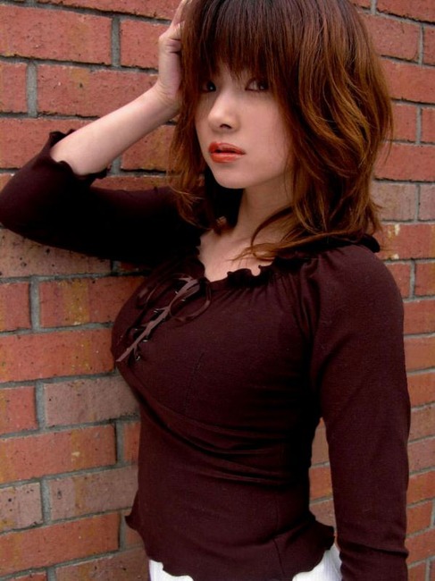 胸の膨らみがすごいお姉さんの自撮りエロ写メ・画像 13