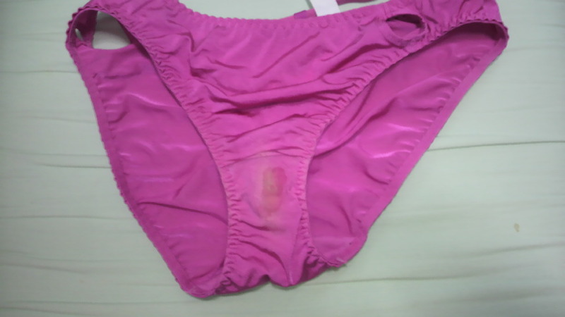 素人のシミ付きパンティ・下着って異常に興奮するよね 7