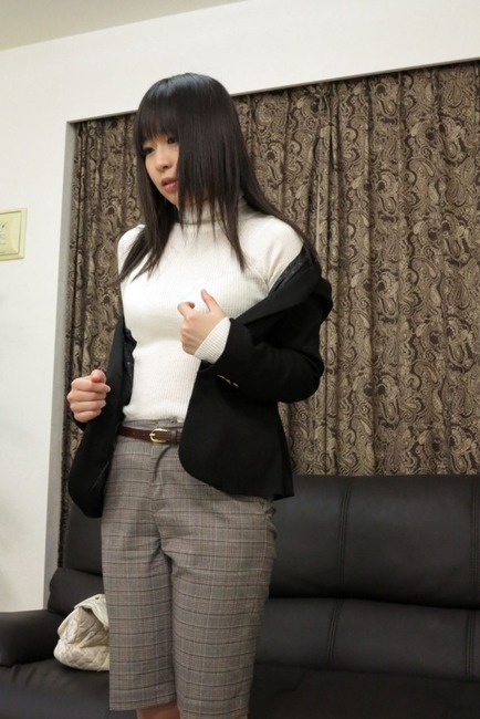 セーター・ニット姿の巨乳お姉さんの着衣おっぱいエロ画像まとめ 2