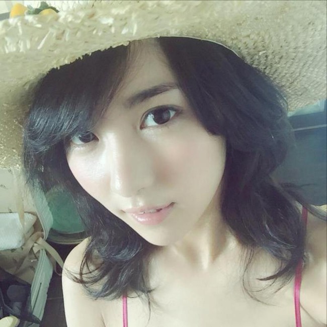 石川恋　美少女アイドルの黒ブラがエロい画像 6