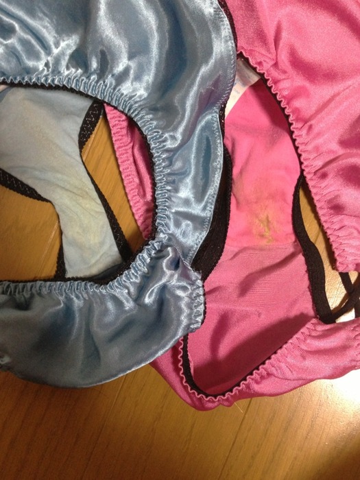 素人のシミ付きパンティ・下着って異常に興奮するよね 1