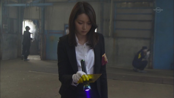 佐藤めぐみ 女優がスーツ姿でパンチラしてるエロ画像 5