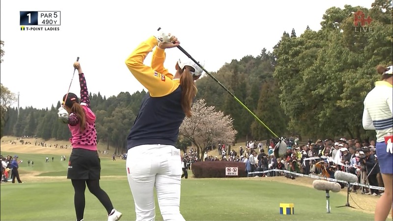 女子ゴルファーイ・ボミのパンツが見えそう 11