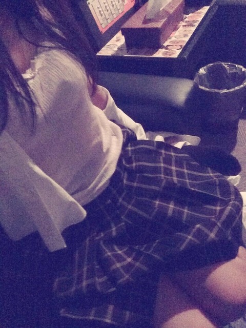 裏垢で「ラブホなう」の自撮りエロ写メまであげちゃうDQNビッチ娘がぐうエロｗｗｗｗｗ 32