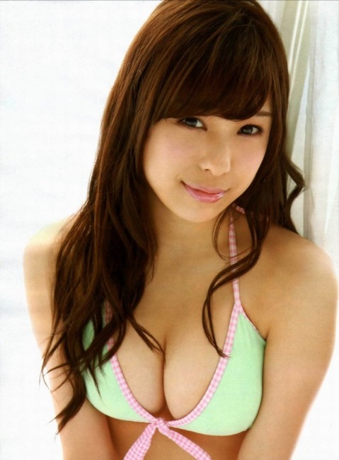 AKB48G巨乳メンバーの抜けるエロ画像30枚 13