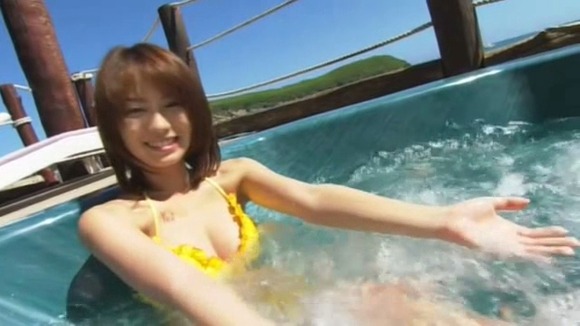 市川由衣　女優/歌手のセミヌードがエロい画像30枚 28