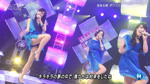 MステでPerfumeの生足がエロいキャプ画像30枚 23