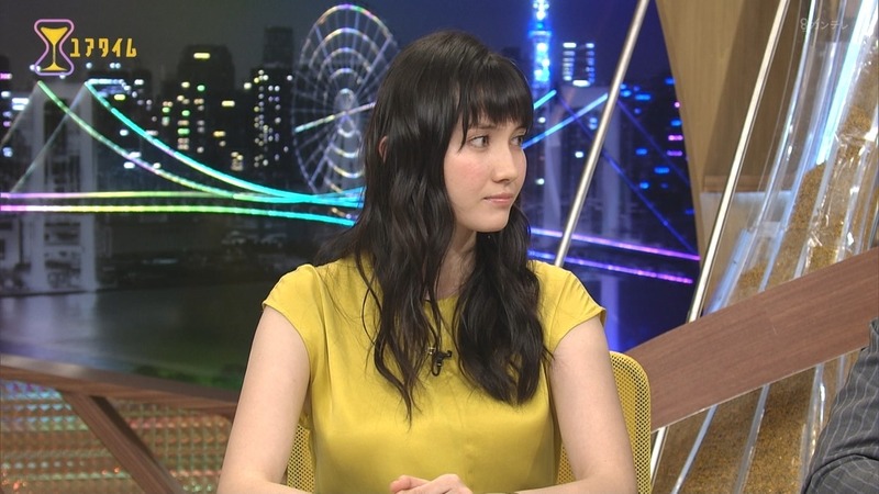 市川紗椰さんのおっぱいが気になって仕方がない番組 19