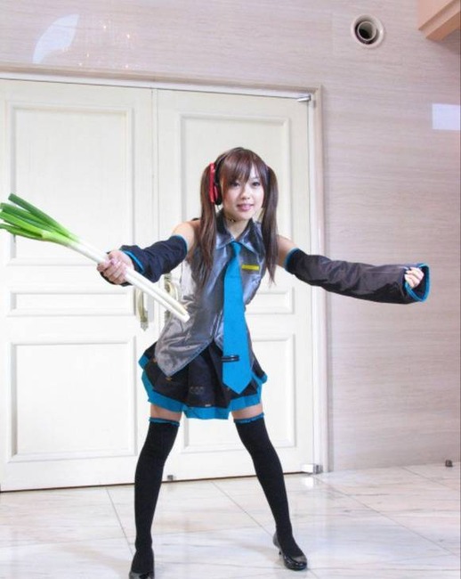 初音ミクのコスプレしてるAV女優 ほしのみゆ(23)のエロ画像40枚 16