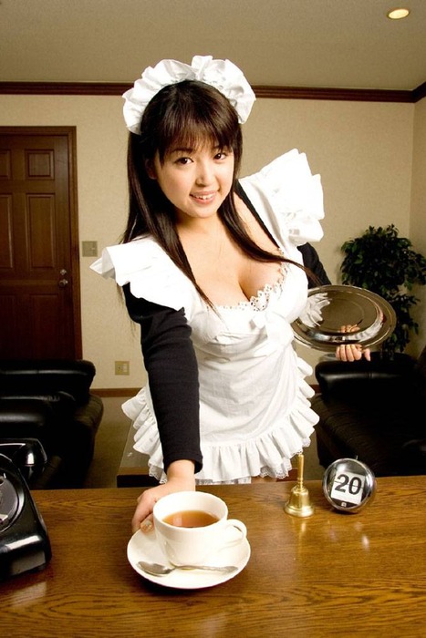 ウエイトレスのお姉さんとエッチしたくなるエロ画像 12