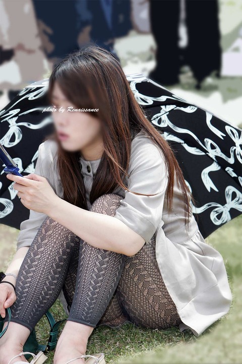 【レギンス素人パンチラエロ画像】透けないと油断してがっつりパンチラしてる女が多すぎｗｗｗｗｗ 13